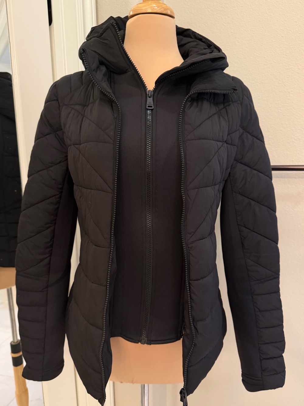 Bernardo EcoPlume Puffer Jacket Removable Hood Bib Black M